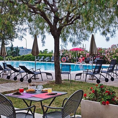 กาสเตลลาโร กอล์ฟ รีสอร์ต Hotel คาสเตลลาโร ภายนอก รูปภาพ