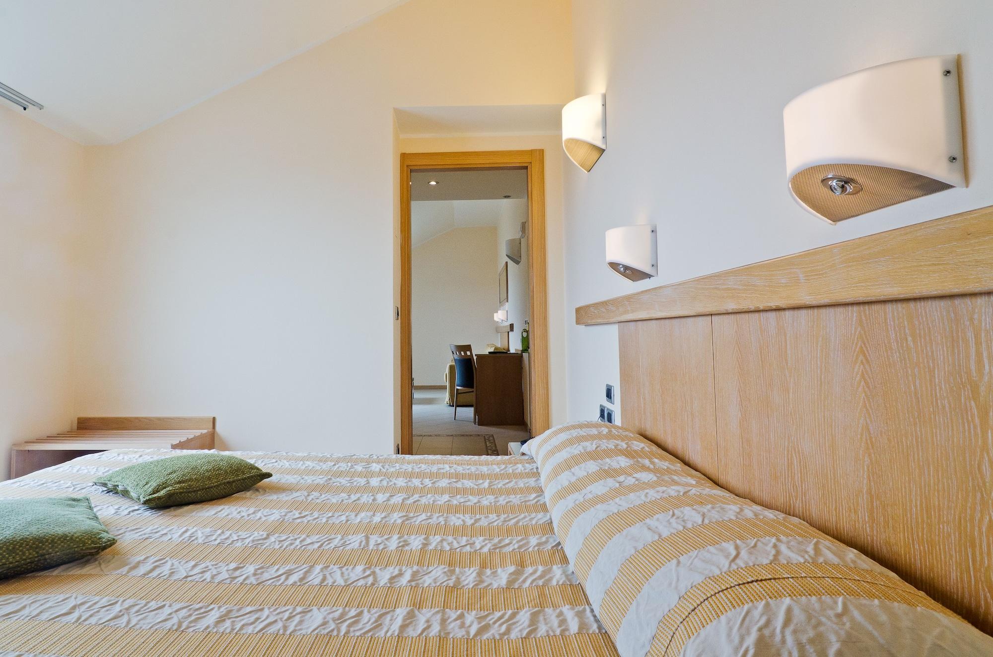 กาสเตลลาโร กอล์ฟ รีสอร์ต Hotel คาสเตลลาโร ภายนอก รูปภาพ