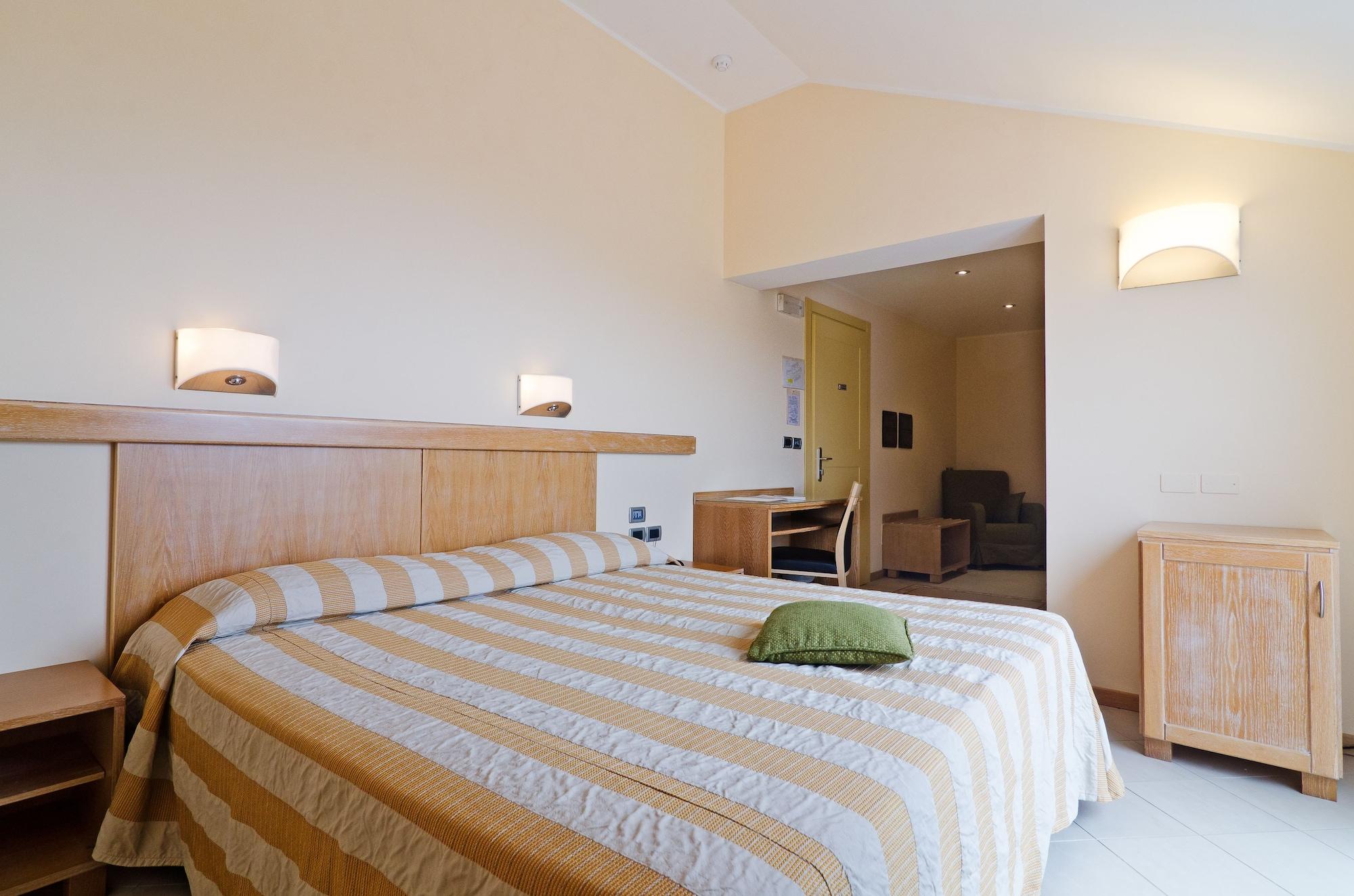 กาสเตลลาโร กอล์ฟ รีสอร์ต Hotel คาสเตลลาโร ภายนอก รูปภาพ