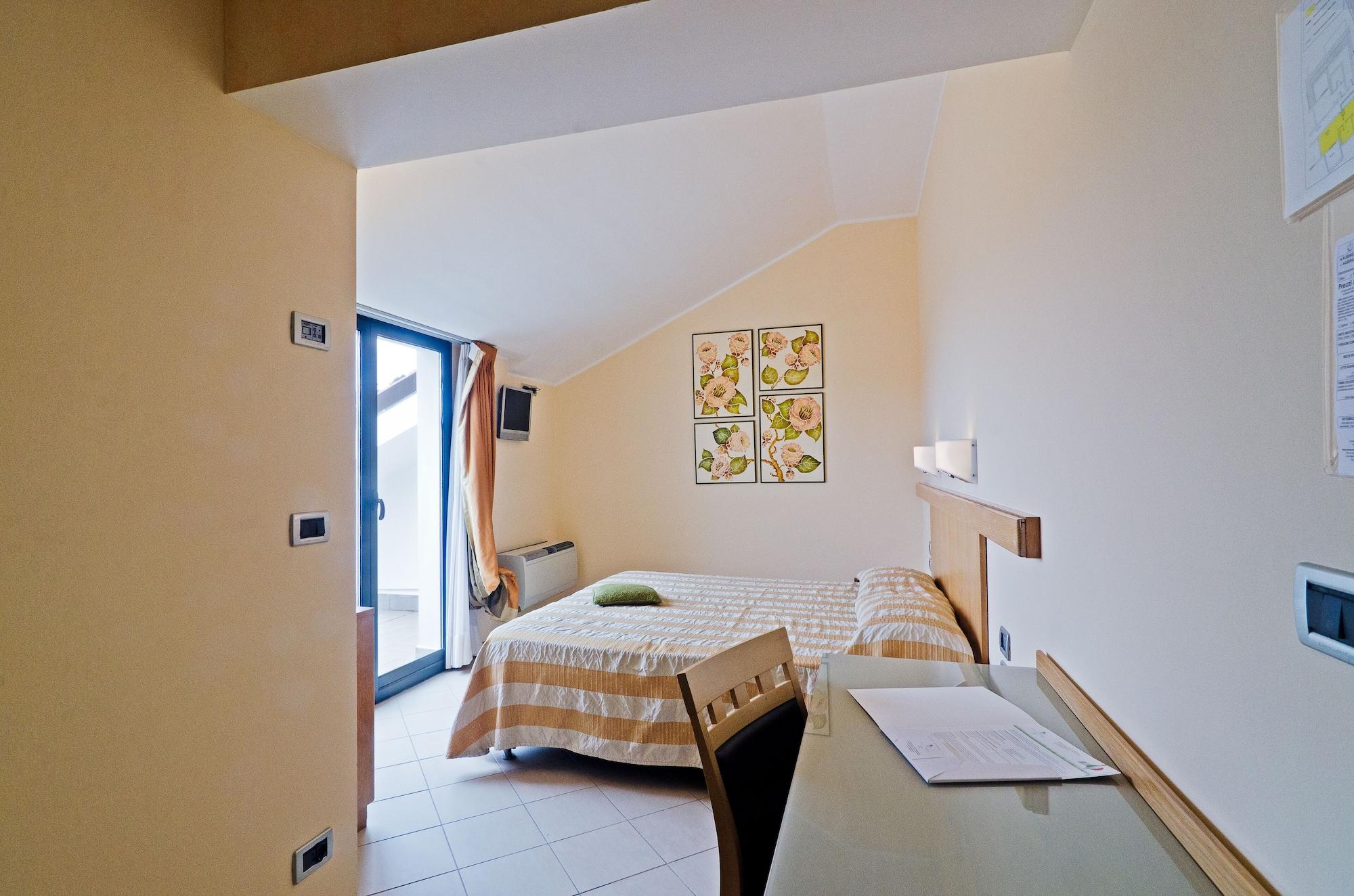 กาสเตลลาโร กอล์ฟ รีสอร์ต Hotel คาสเตลลาโร ภายนอก รูปภาพ