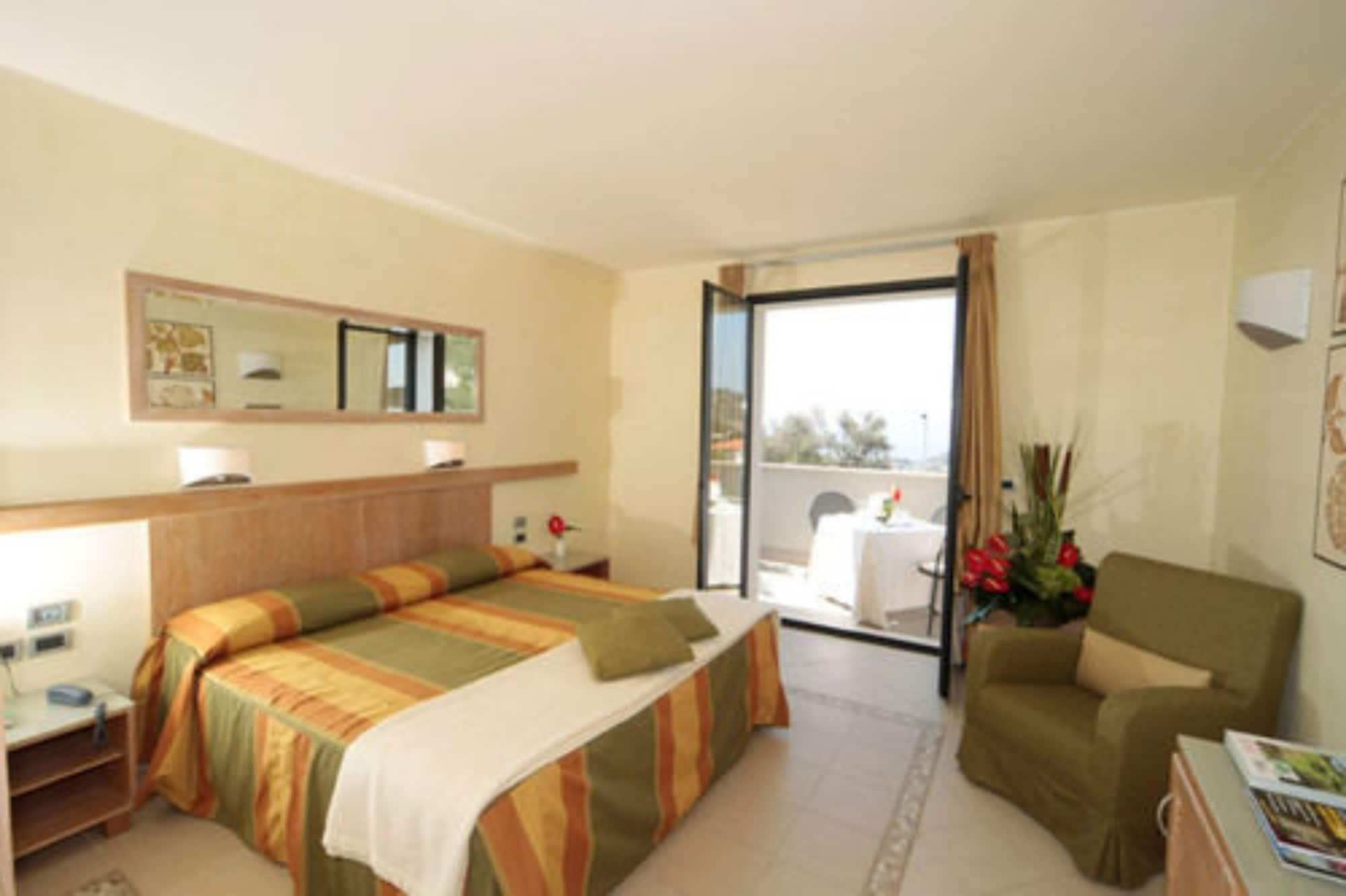กาสเตลลาโร กอล์ฟ รีสอร์ต Hotel คาสเตลลาโร ภายนอก รูปภาพ
