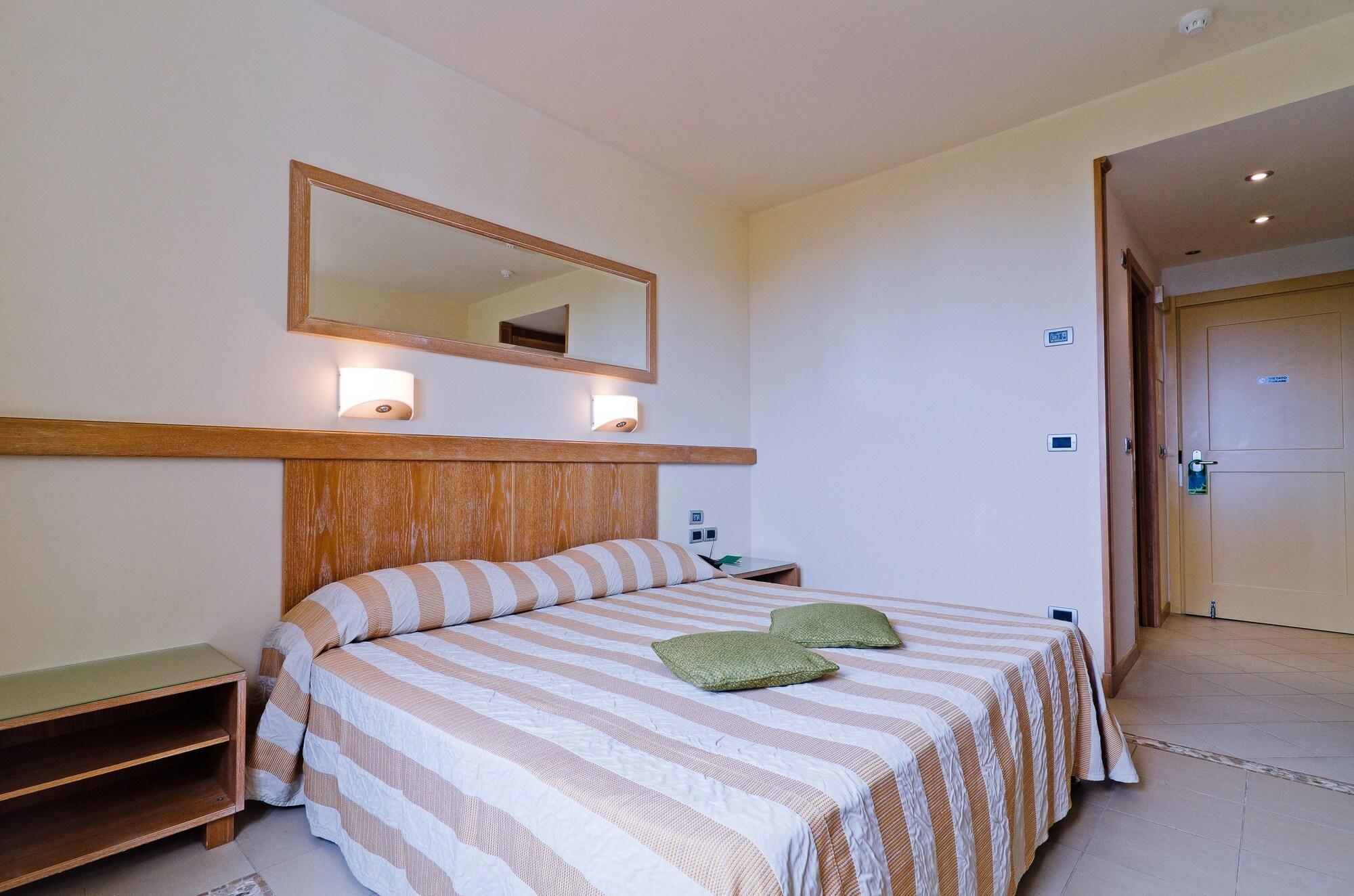 กาสเตลลาโร กอล์ฟ รีสอร์ต Hotel คาสเตลลาโร ภายนอก รูปภาพ