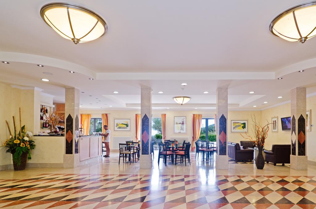 กาสเตลลาโร กอล์ฟ รีสอร์ต Hotel คาสเตลลาโร ภายนอก รูปภาพ