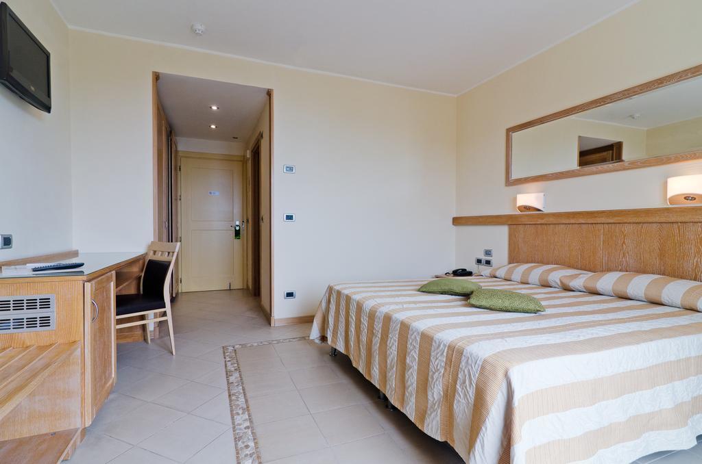 กาสเตลลาโร กอล์ฟ รีสอร์ต Hotel คาสเตลลาโร ภายนอก รูปภาพ